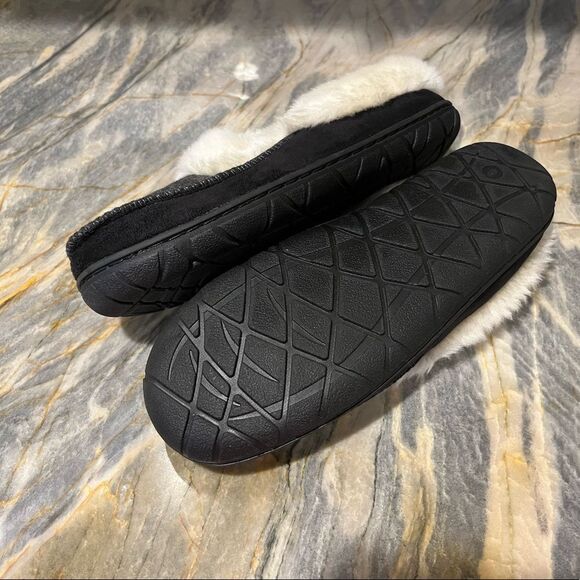 Furry slip on moccasins size Small NWOT - Picture 5 of 6